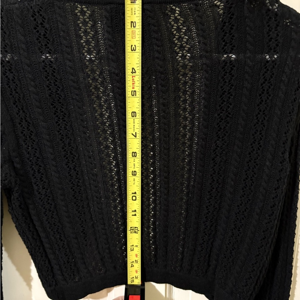 Elegant Black Knit Crop Cardigan - Picture 4 of 4